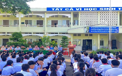 Công an huyện Hoà Bình đẩy mạnh công tác tuyên truyền trong học sinh